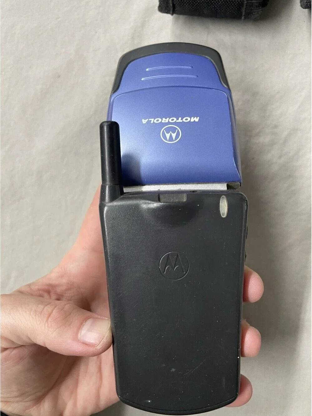 TURNS ON Motorola Talkabout T8097 - Blue and Silver ( AT&T ) Very Rare TDMA